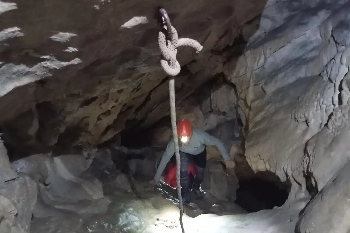 www.socavalley.com Dante Cave Caving Adventure - Guided Tour - Soca Valley - Ropes